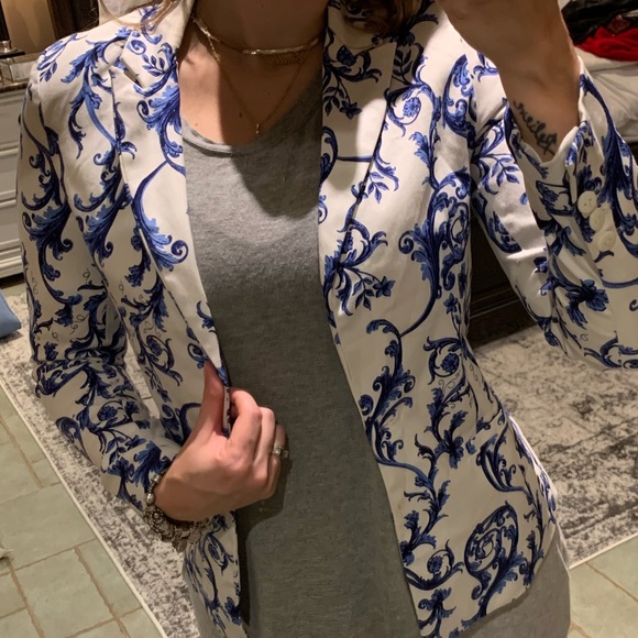 Super Classy White and Blue Blazer - Picture 3 of 8